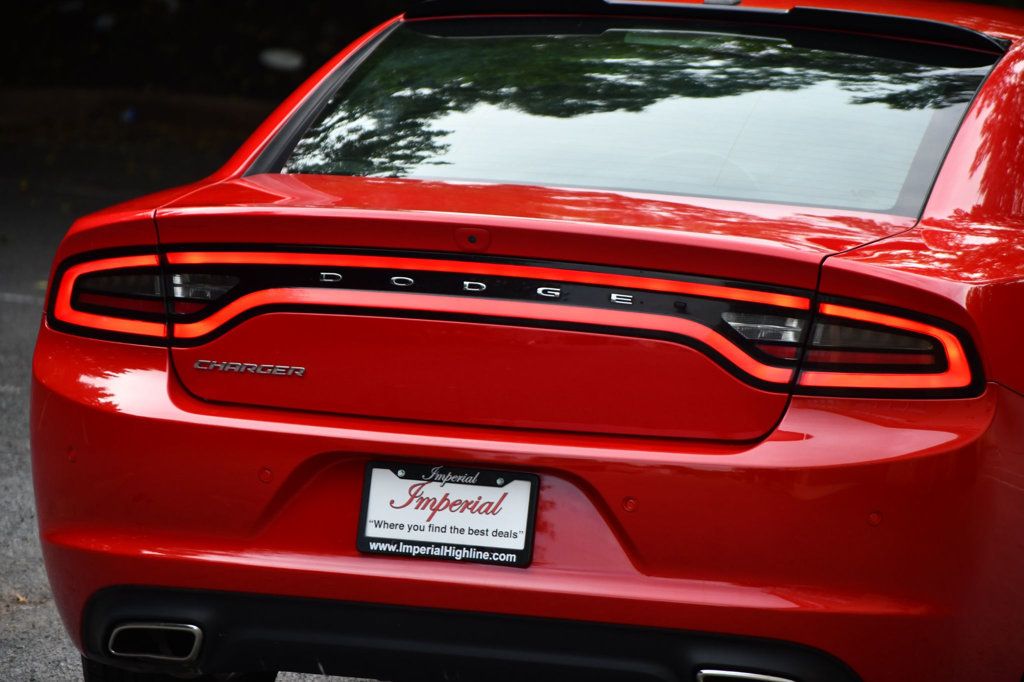 2022 Dodge Charger SXT photo 8