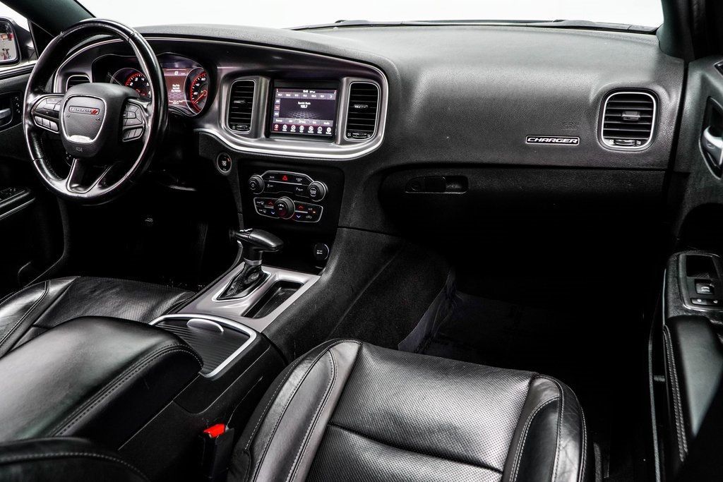 2022 Dodge Charger SXT photo 18