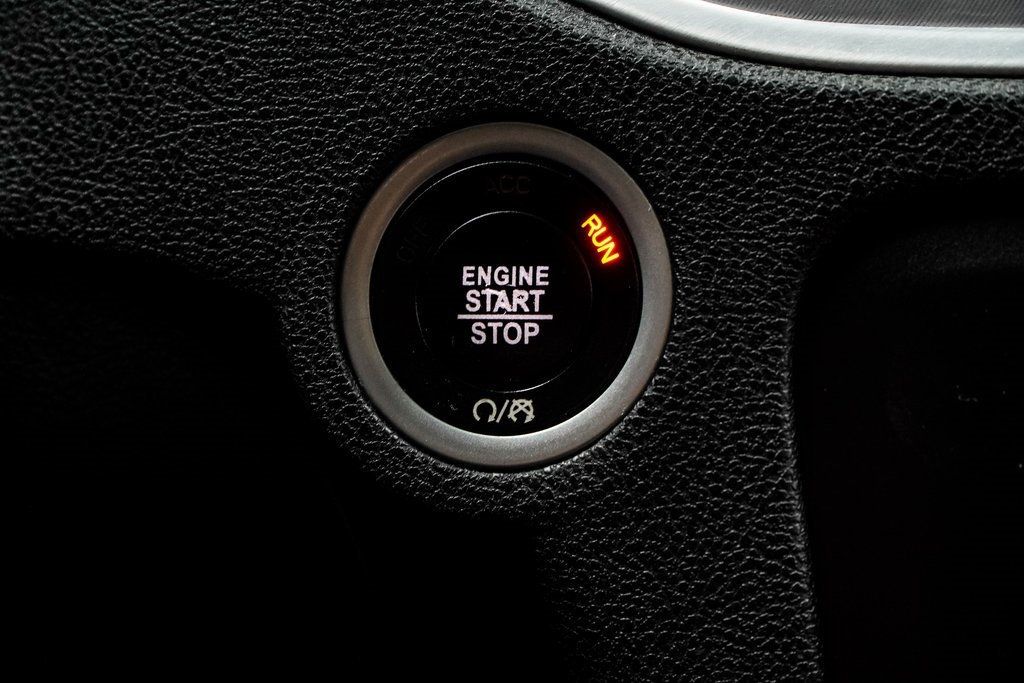 2022 Dodge Charger SXT photo 25