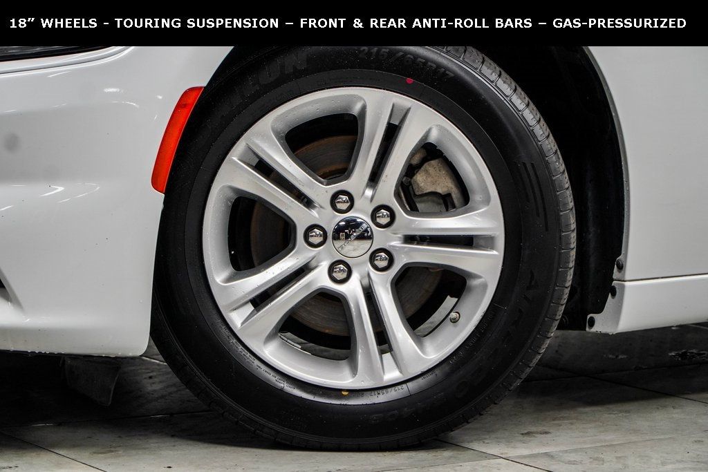 2022 Dodge Charger SXT photo 3