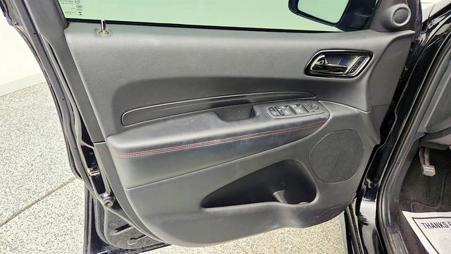 2022 Dodge Durango R/T w/ Blacktop Pkg, 2nd Row Captain Chairs & Power Sunroof - 23010808 - 10