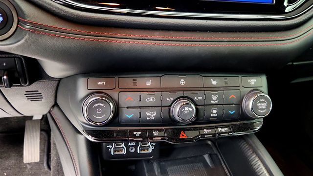 2022 Dodge Durango R/T w/ Blacktop Pkg, 2nd Row Captain Chairs & Power Sunroof - 23010808 - 16