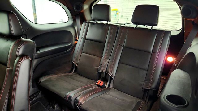 2022 Dodge Durango R/T w/ Blacktop Pkg, 2nd Row Captain Chairs & Power Sunroof - 23010808 - 22