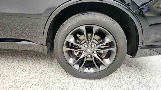 2022 Dodge Durango R/T w/ Blacktop Pkg, 2nd Row Captain Chairs & Power Sunroof - 23010808 - 8