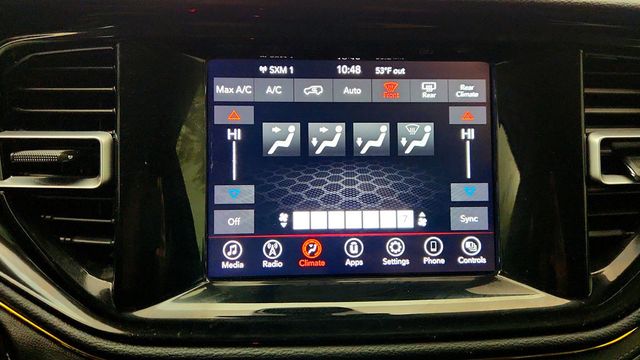 2022 Dodge Durango SXT with Load-Leveling Suspension - 22971719 - 17