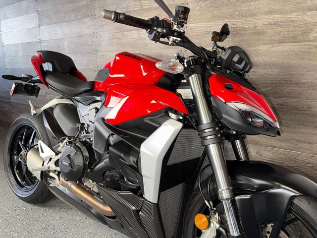 2022 Ducati Streetfighter V2 LOW MILES! - 23012050 - 1