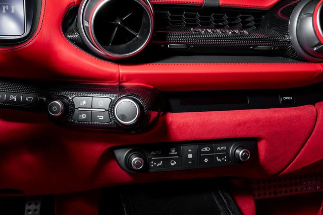 2022 Ferrari 812 Competizione Coupe - 22947900 - 14