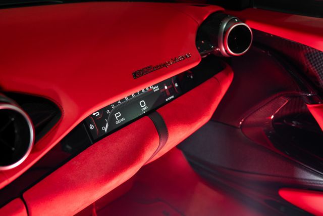 2022 Ferrari 812 Competizione Coupe - 22947900 - 17