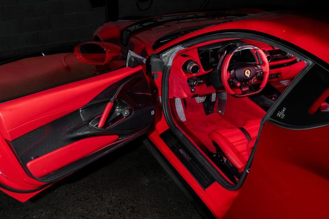 2022 Ferrari 812 Competizione Coupe - 22947900 - 28