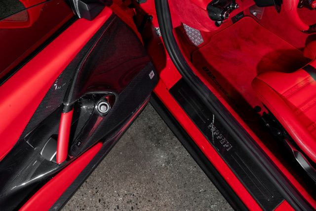 2022 Ferrari 812 Competizione Coupe - 22947900 - 30