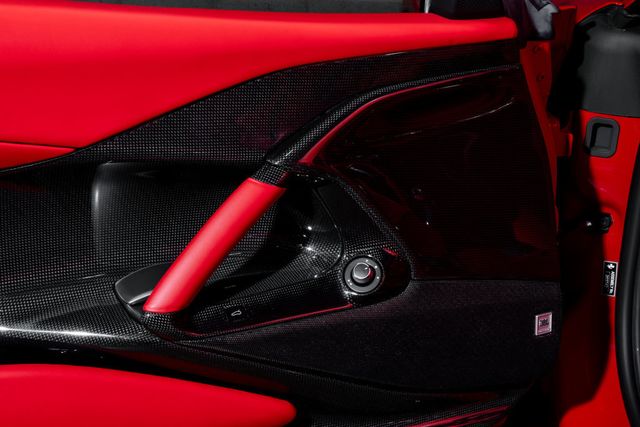 2022 Ferrari 812 Competizione Coupe - 22947900 - 31