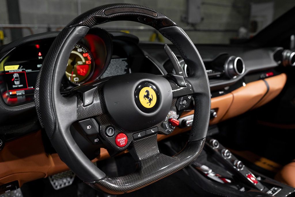 2022 Ferrari 812 GTS Base photo 10
