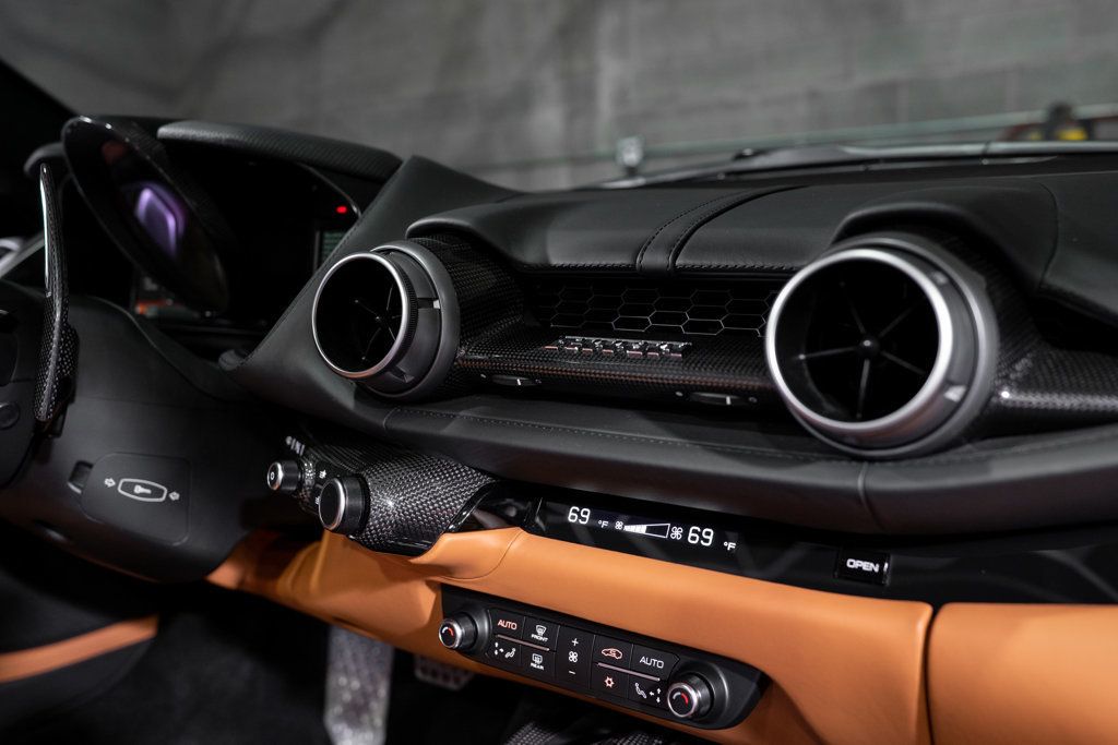 2022 Ferrari 812 GTS Base photo 14