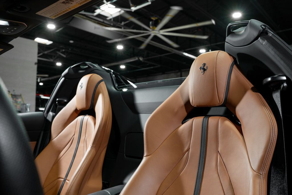 2022 Ferrari 812 GTS Base photo 16