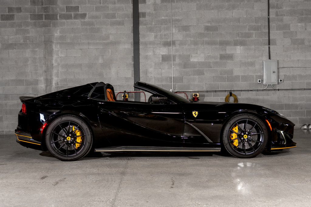 2022 Ferrari 812 GTS Base photo 2