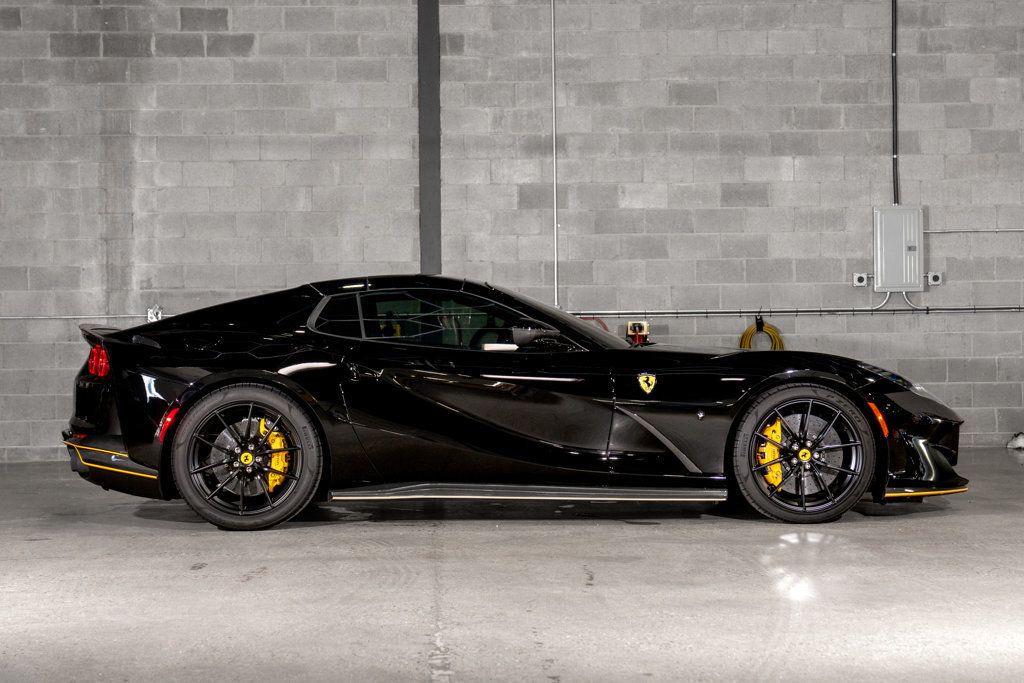 2022 Ferrari 812 GTS Base photo 21