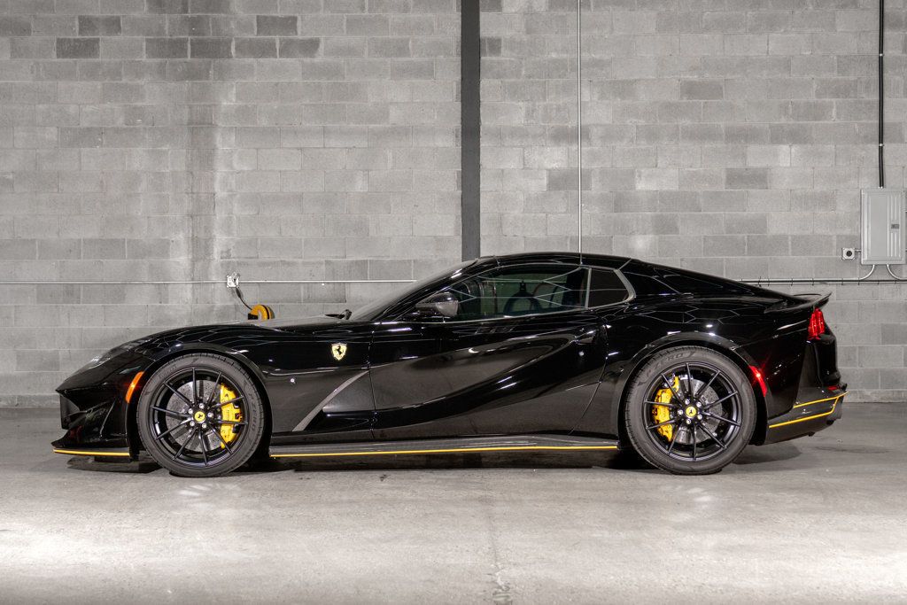2022 Ferrari 812 GTS Base photo 24
