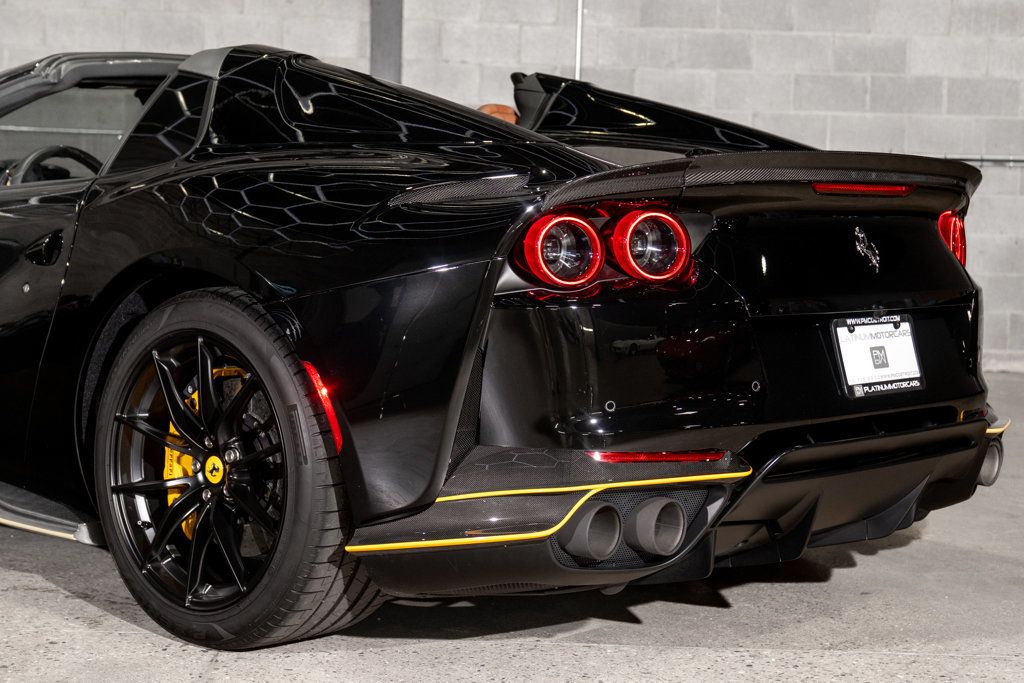 2022 Ferrari 812 GTS Base photo 32