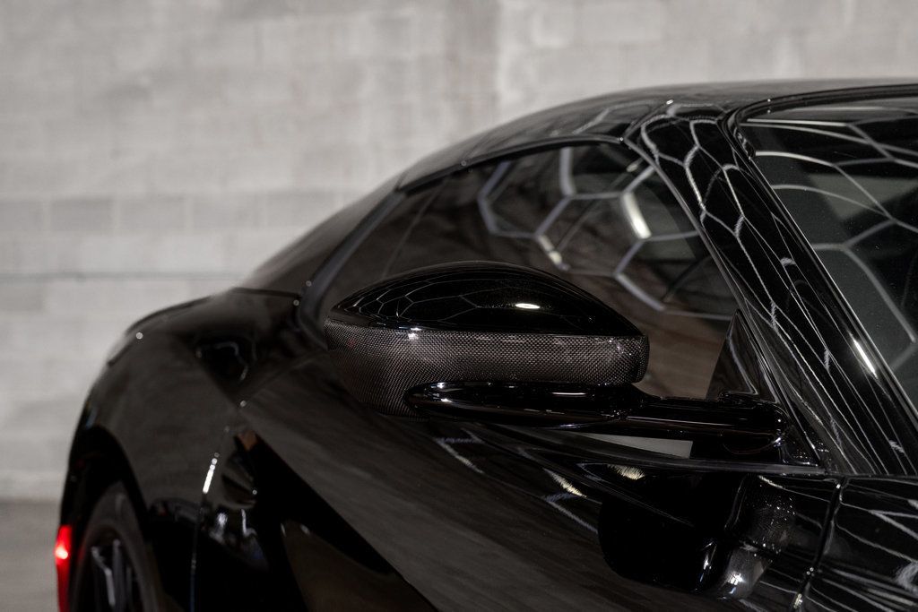2022 Ferrari 812 GTS Base photo 39