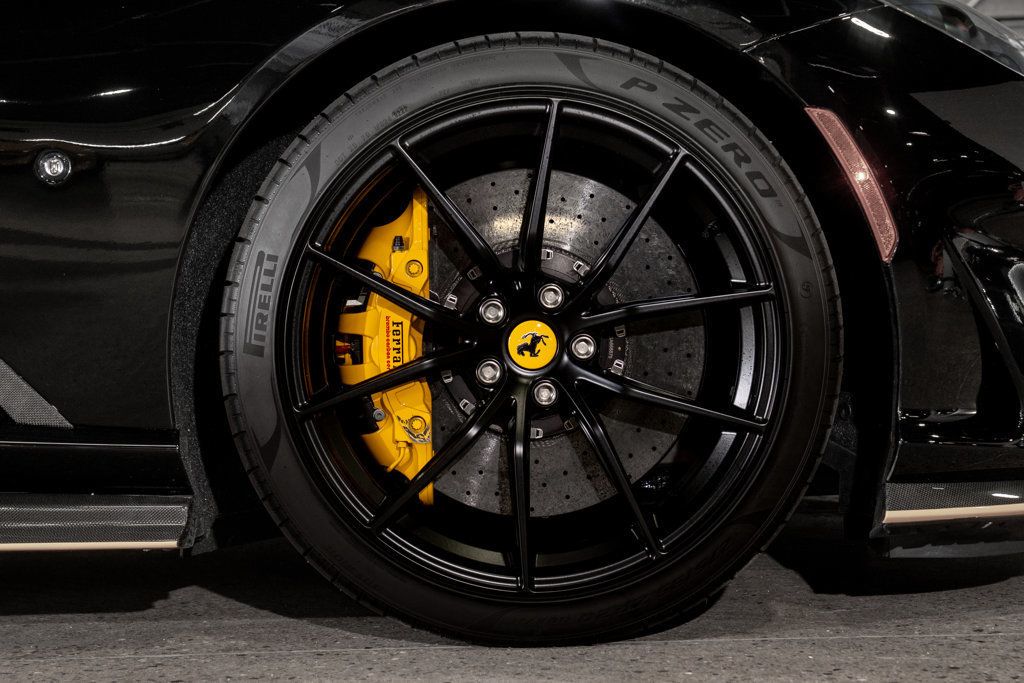 2022 Ferrari 812 GTS Base photo 45