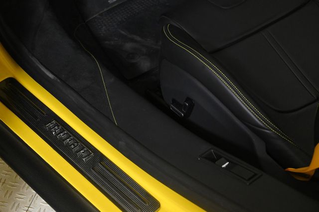 2022 Ferrari SF90 Spider Convertible - 22962253 - 24