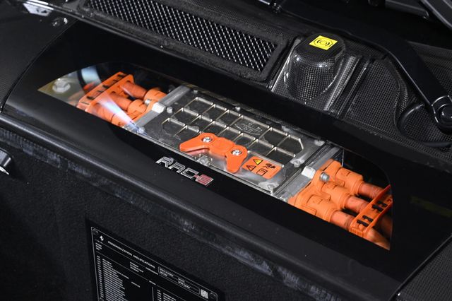 2022 Ferrari SF90 Spider Convertible - 22979904 - 22