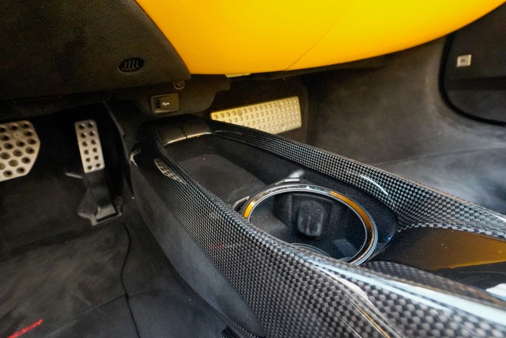 2022 Ferrari SF90 Spider Convertible - 22986484 - 79