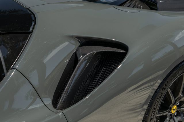 2022 Ferrari SF90 Stradale Coupe - 23072760 - 3