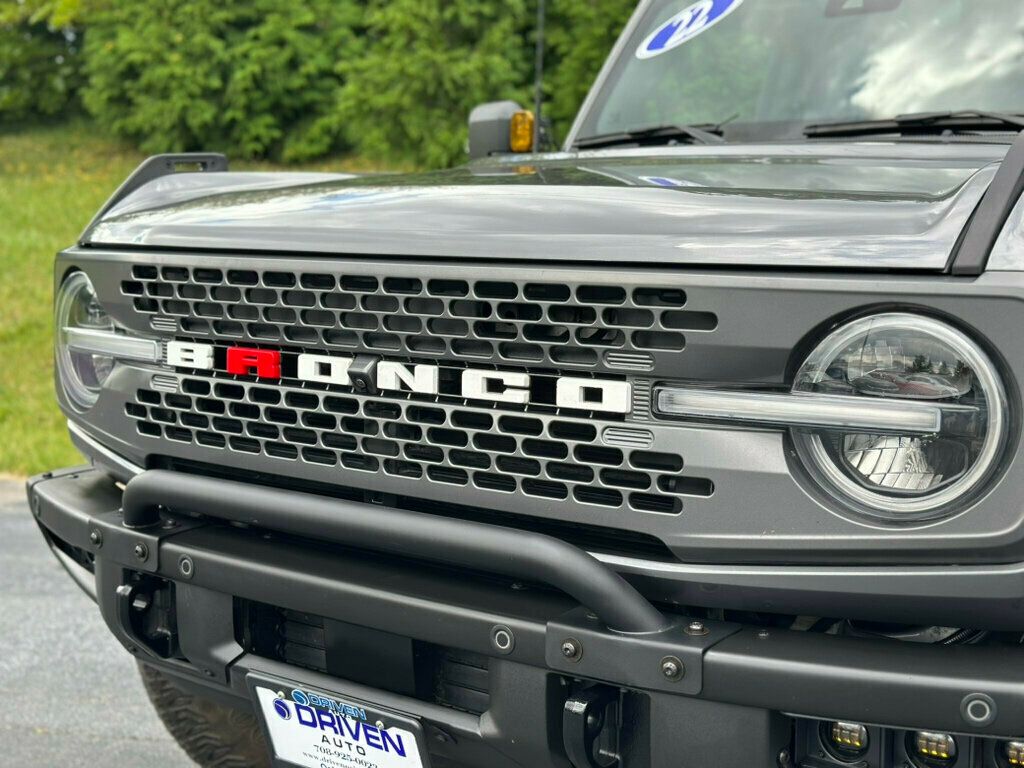 2022 Ford Bronco Badlands photo 2