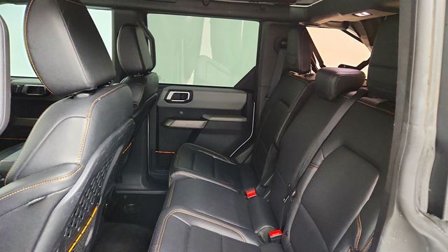 2022 Ford Bronco Badlands 4 Door Advanced 4x4 w/ Sasquatch Package - 23044017 - 19