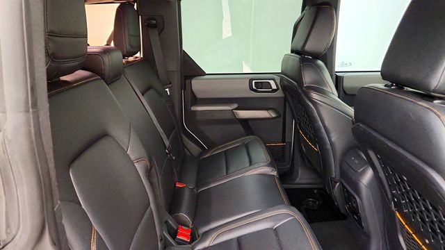 2022 Ford Bronco Badlands 4 Door Advanced 4x4 w/ Sasquatch Package - 23044017 - 22