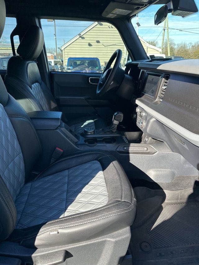 2022 Ford Bronco Base - 22970949 - 23