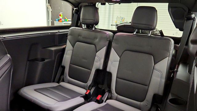 2022 Ford Bronco Black Diamond 2-Door 4x4 w/ Manual, Roof Rack & Off-Road Tires - 23097420 - 19