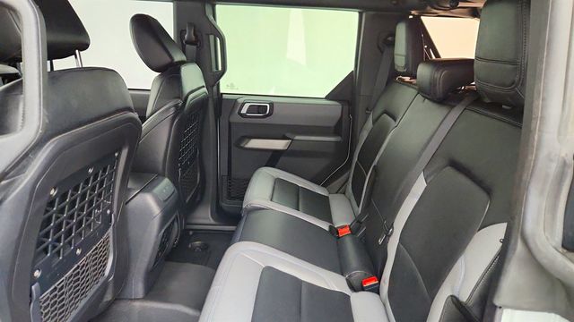 2022 Ford Bronco Black Diamond 4 Door 4x4 w/ Equipment Group 322A Mid Package - 23010068 - 19