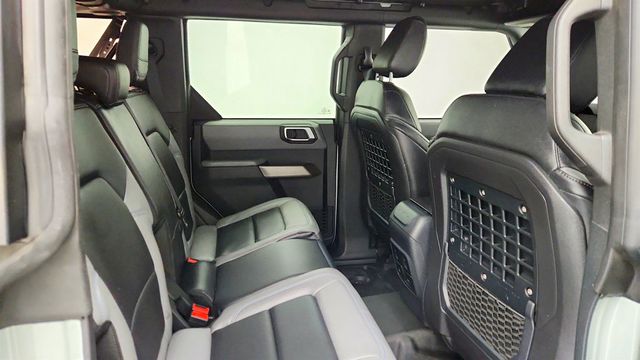 2022 Ford Bronco Black Diamond 4 Door 4x4 w/ Equipment Group 322A Mid Package - 23010068 - 21