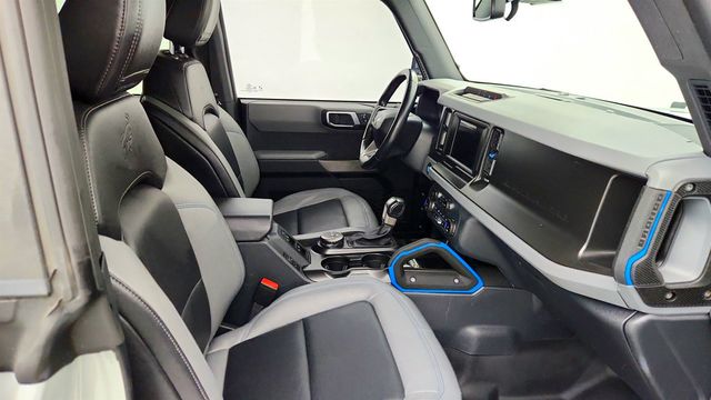 2022 Ford Bronco Black Diamond 4 Door 4x4 w/ Equipment Group 322A Mid Package - 23010068 - 22