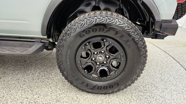 2022 Ford Bronco Black Diamond 4 Door 4x4 w/ Equipment Group 322A Mid Package - 23010068 - 8