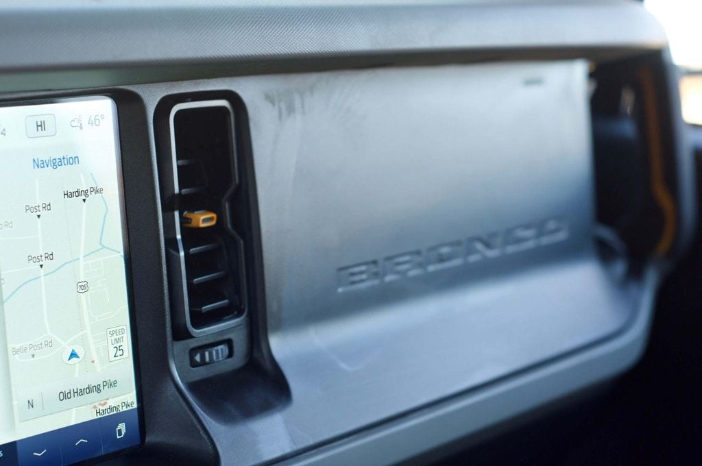 2022 Ford Bronco LocalTrade/BadlandsSeries/V6/LuxuryPkg/SasquatchPkg/NAV - 22972999 - 40
