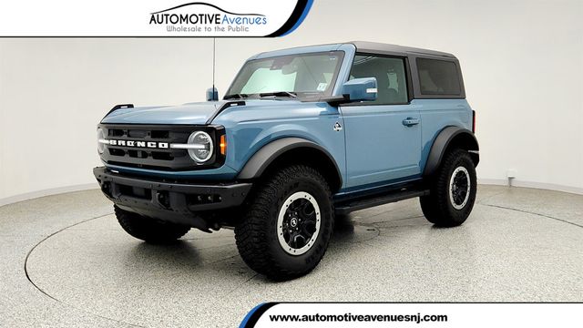 2022 Ford Bronco Outer Banks 2 Door Advanced 4x4 w/ Sasquatch & Lux Pkg - 23040962 - 0
