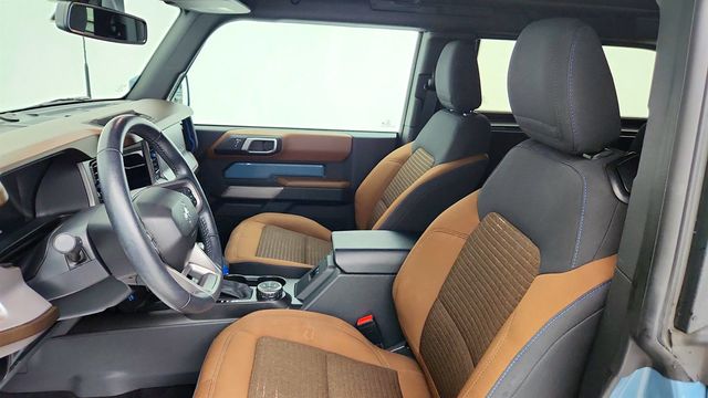 2022 Ford Bronco Outer Banks 2 Door Advanced 4x4 w/ Sasquatch & Lux Pkg - 23040962 - 18