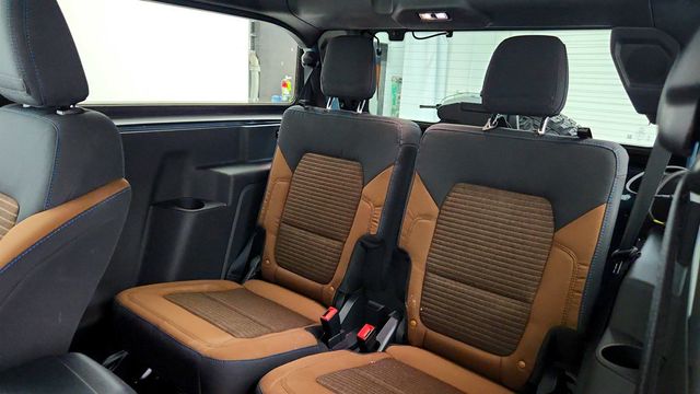 2022 Ford Bronco Outer Banks 2 Door Advanced 4x4 w/ Sasquatch & Lux Pkg - 23040962 - 19
