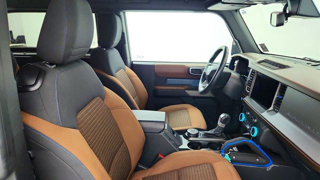 2022 Ford Bronco Outer Banks 2 Door Advanced 4x4 w/ Sasquatch & Lux Pkg - 23040962 - 21