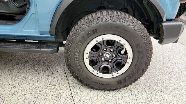 2022 Ford Bronco Outer Banks 2 Door Advanced 4x4 w/ Sasquatch & Lux Pkg - 23040962 - 8