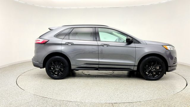 2022 Ford Edge SE AWD w/ Black Appearance Pkg - 23081126 - 3