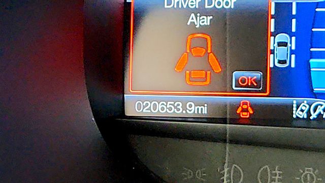 2022 Ford Edge ST-Line AWD w/ Panoramic Vista Roof - 23081814 - 14