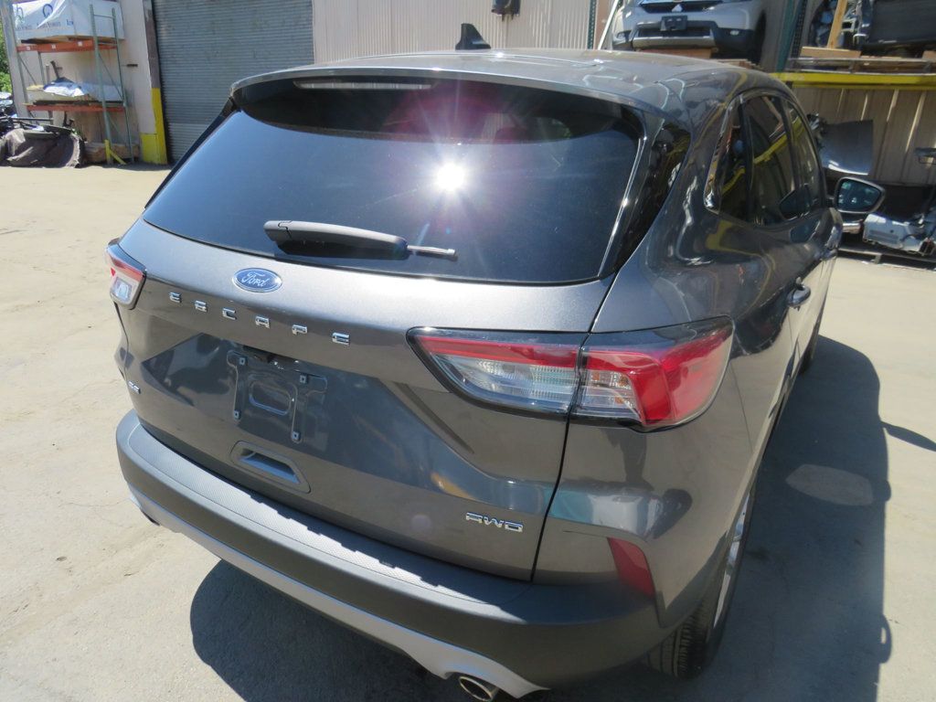 Ford Escape photo 4
