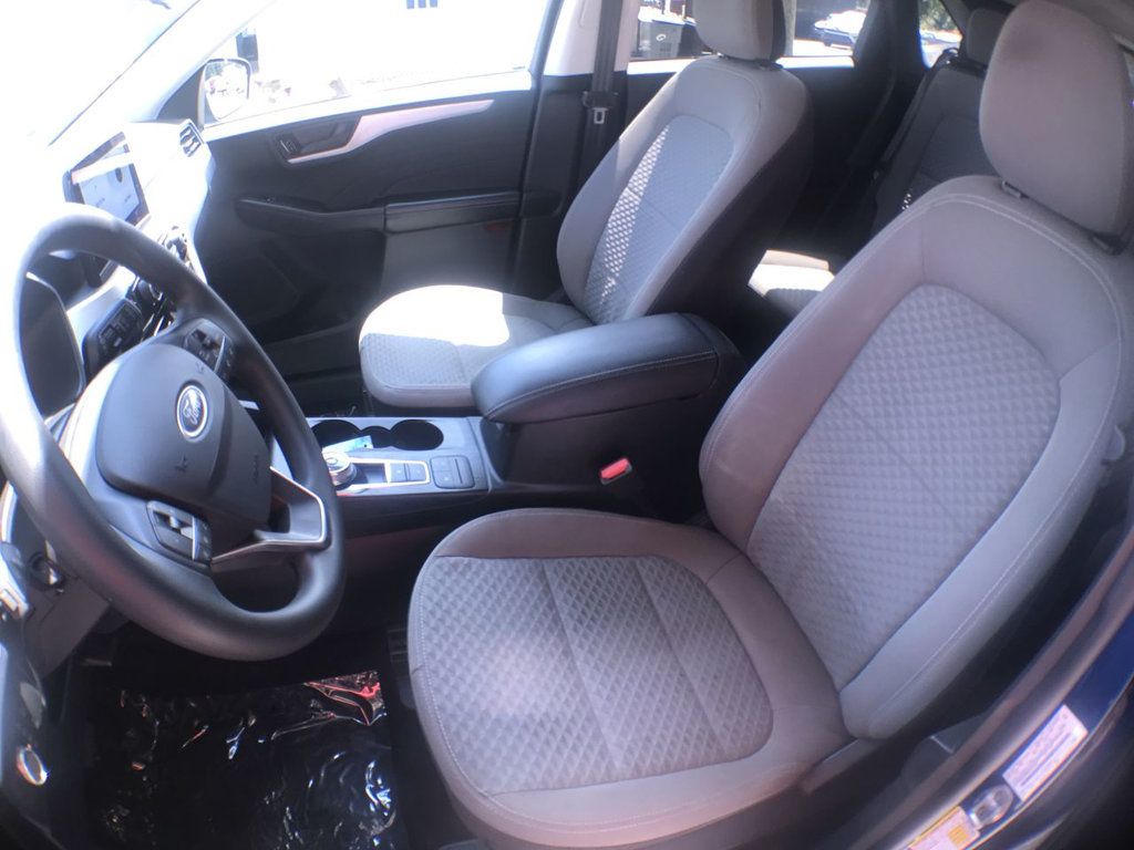 2022 Ford Escape SE photo 13