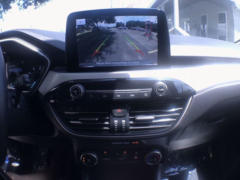 2022 Ford Escape SE photo 17