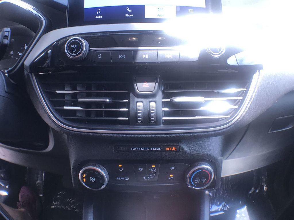 2022 Ford Escape SE photo 18