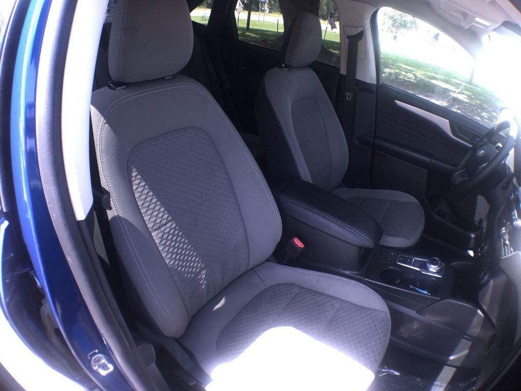 2022 Ford Escape SE photo 19